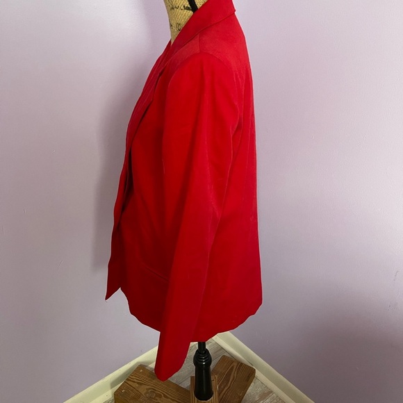 Elegant Red Women's Blazer - Picture 3 of 5